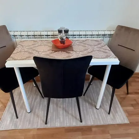 Expo Apartment *